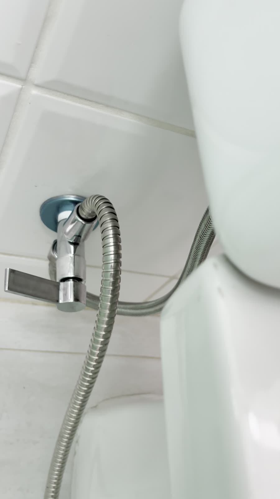 Ducha higiênica instalada e testada pela rede RMT