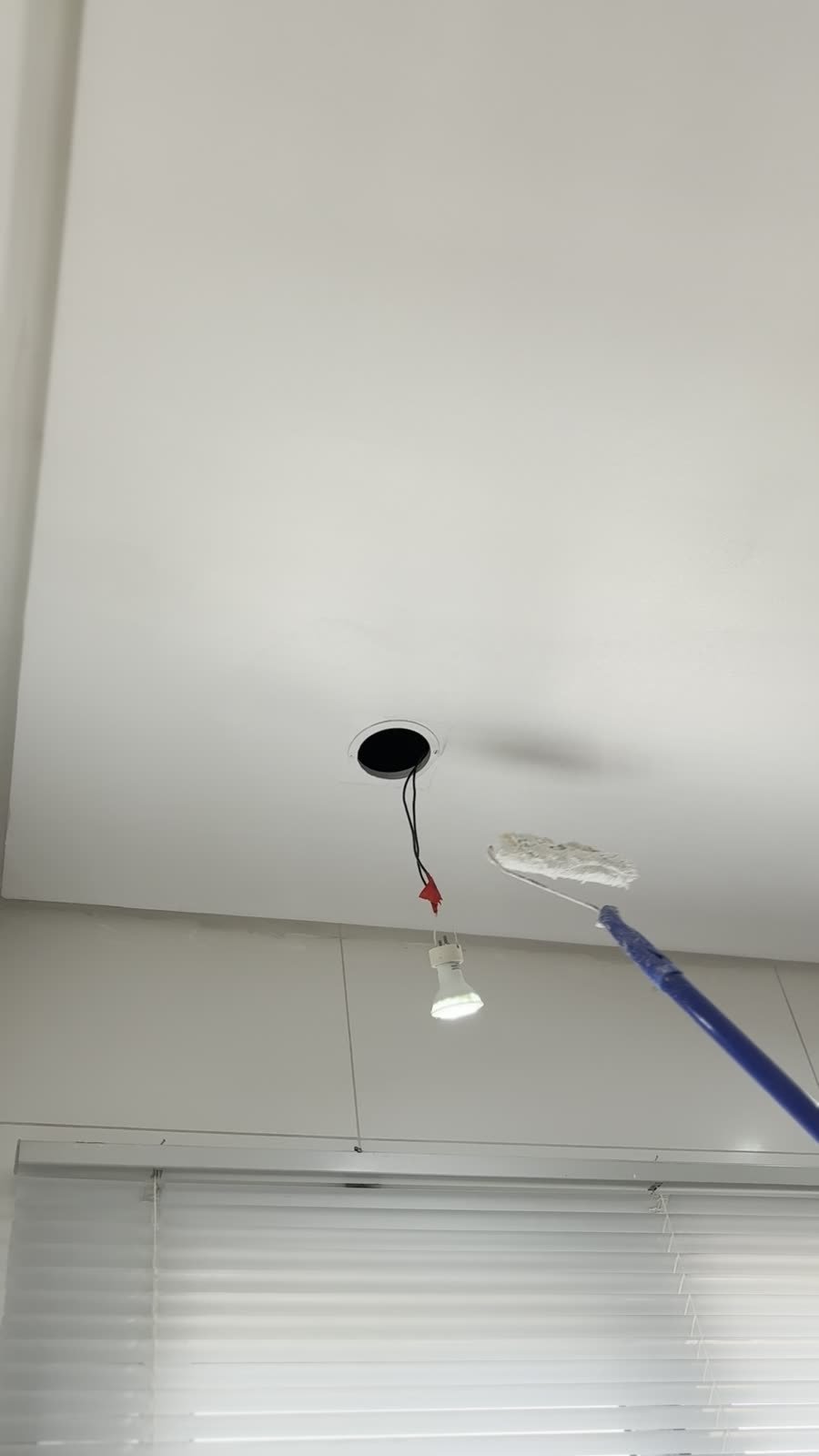 Teto recém-pintado por pintor parceiro da RMT em Jundiaí