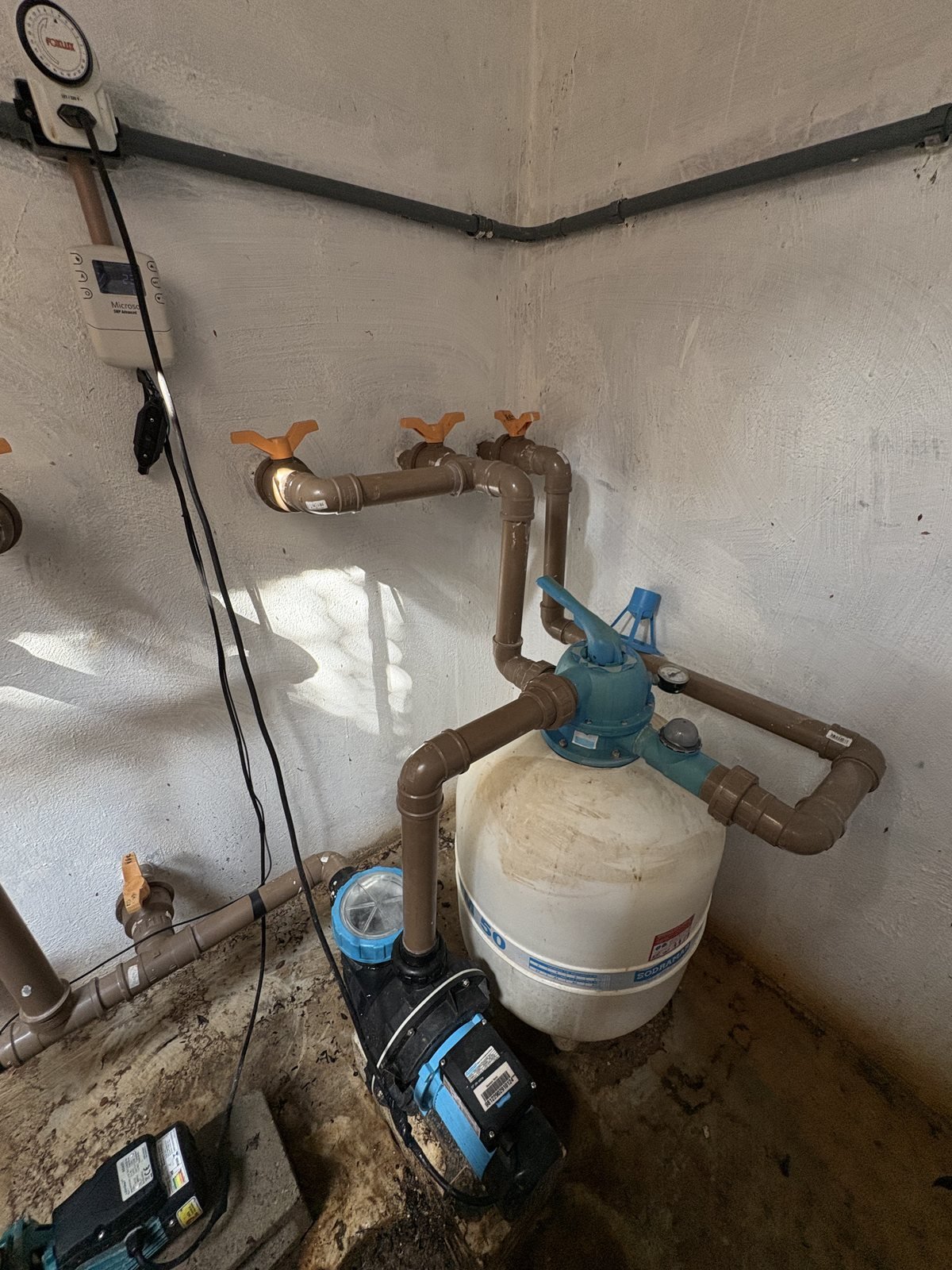 Casa de máquinas de piscina montada e organizada pela RMT em Jundiaí
